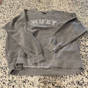 Comfort Colors Gray 'Wifey' Sweatshirt